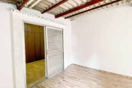 Sobrado com 400m² , 3 dormitórios , sendo 2 suítes , 3 vagas , à venda no centro de Santo André.
