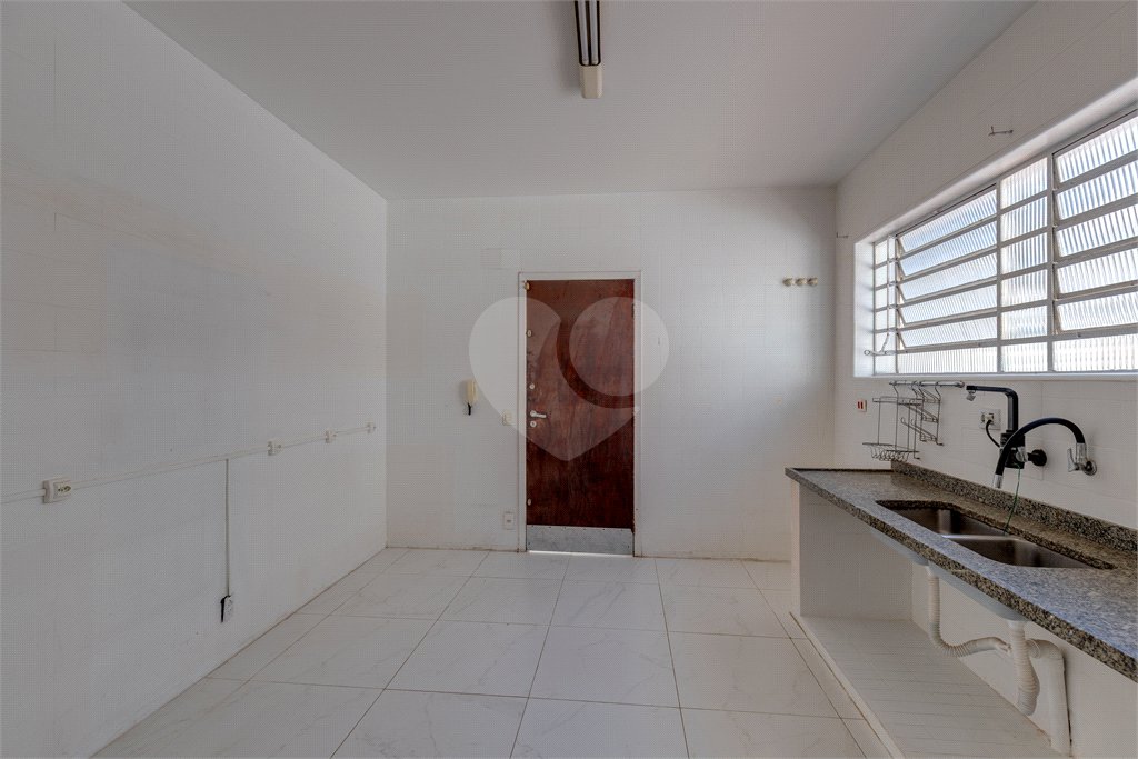 Sobrado à venda com 3 quartos, sendo 1 suíte, em Alto da Boa Vista, São Paulo, SP