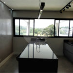 Casa à venda ou para alugar com 4 suítes no condomínio Figueira Garden, Atibaia - SP