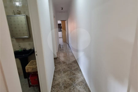 Sobrado à venda com 3 quartos em Bortolândia, São Paulo, SP
