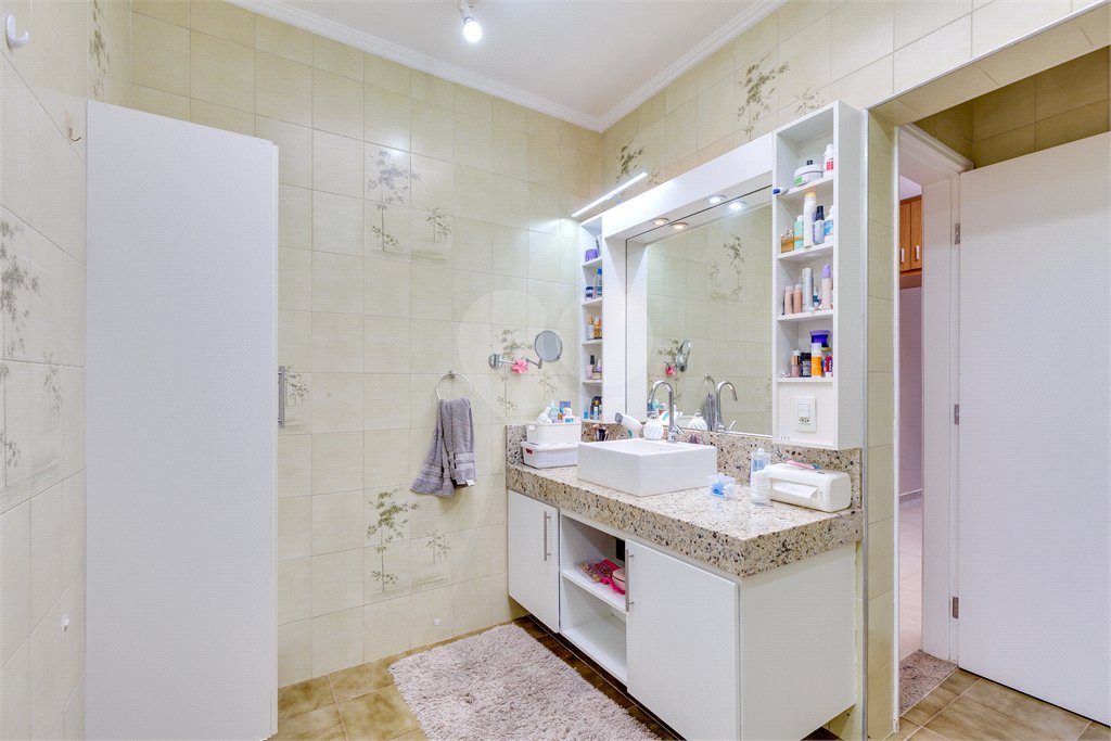 Casa à venda com 4 quartos, sendo 1 suíte, em Brooklin Paulista, São Paulo, SP