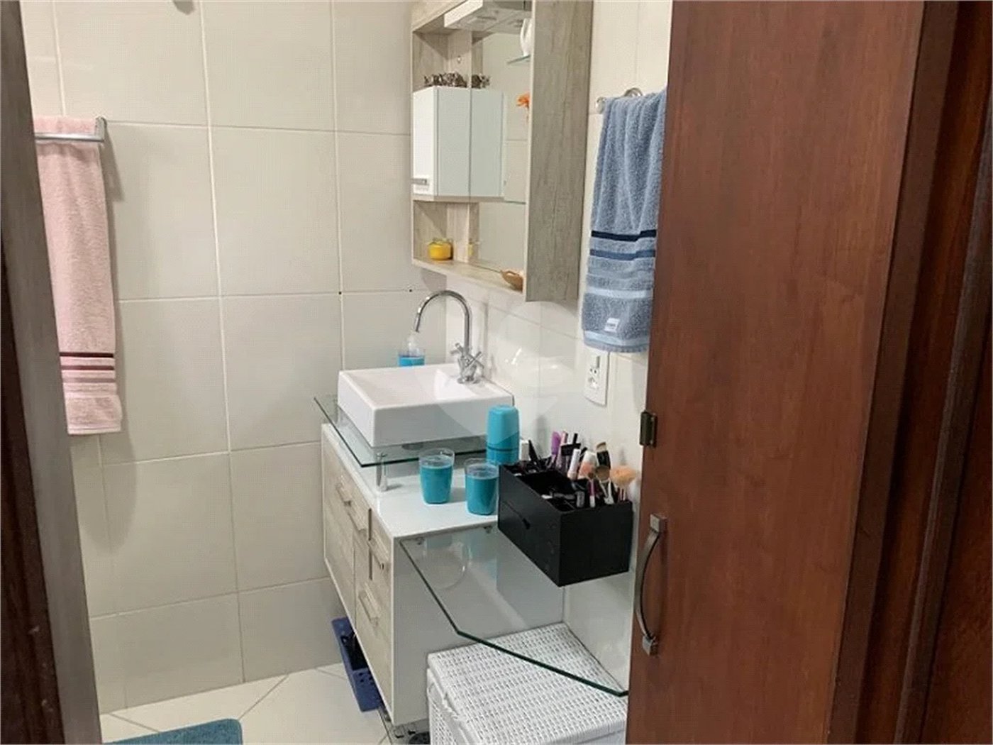 Casa à venda com 3 quartos, sendo 1 suíte, no condomínio Residencial Gabriela, São Paulo - SP