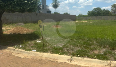 Terreno à venda no condomínio Village do Lago, Três Lagoas - MS