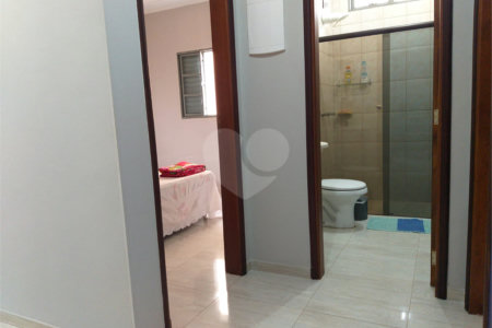 Casa à venda com 3 quartos, sendo 2 suítes, em Jardim das Estações (vila Xavier), Araraquara, SP