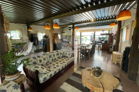 Casa à venda com 3 suítes no condomínio Village Ipanema I, Araçoiaba da Serra - SP