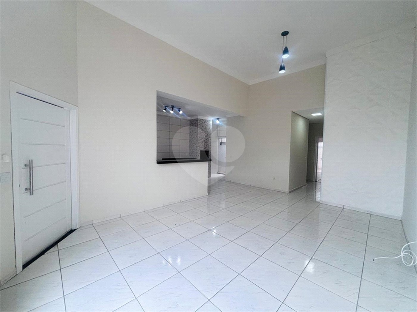 Casa à venda com 2 suítes no condomínio Horto Florestal III, Sorocaba - SP