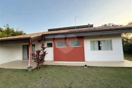 Casa à venda com 3 quartos, sendo 1 suíte, no condomínio Vale do Lago, Sorocaba - SP