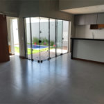 Casa no condomínio Parque Faber IV