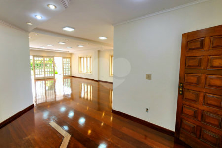 Sobrado à venda com 4 quartos, sendo 2 suítes, em Jardim Primavera, Araraquara, SP