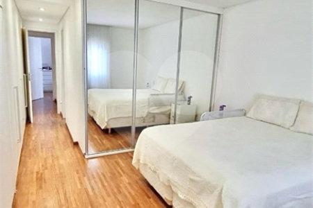 Apartamento à venda com 3 suítes em Vila Romana, São Paulo, SP