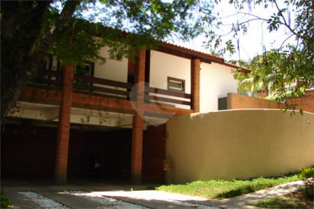 Casa à venda com 3 quartos, sendo 1 suíte, no condomínio Estância Marambaia, Vinhedo - SP