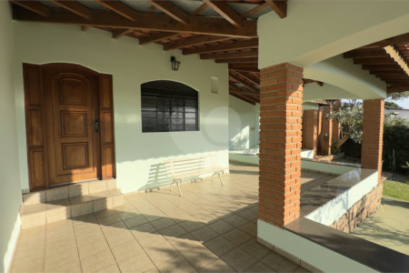 Casa à venda ou para alugar com 2 quartos, sendo 1 suíte, no condomínio Acmti - Colinas do Mosteiro, Terras de Itaici e Recanto dos Pássaros, Indaiatuba - SP