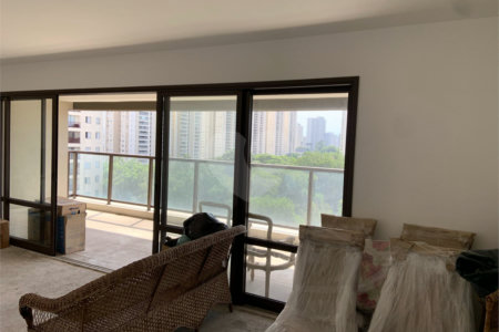 Apartamento à venda com 3 suítes em Bela Aliança, São Paulo, SP