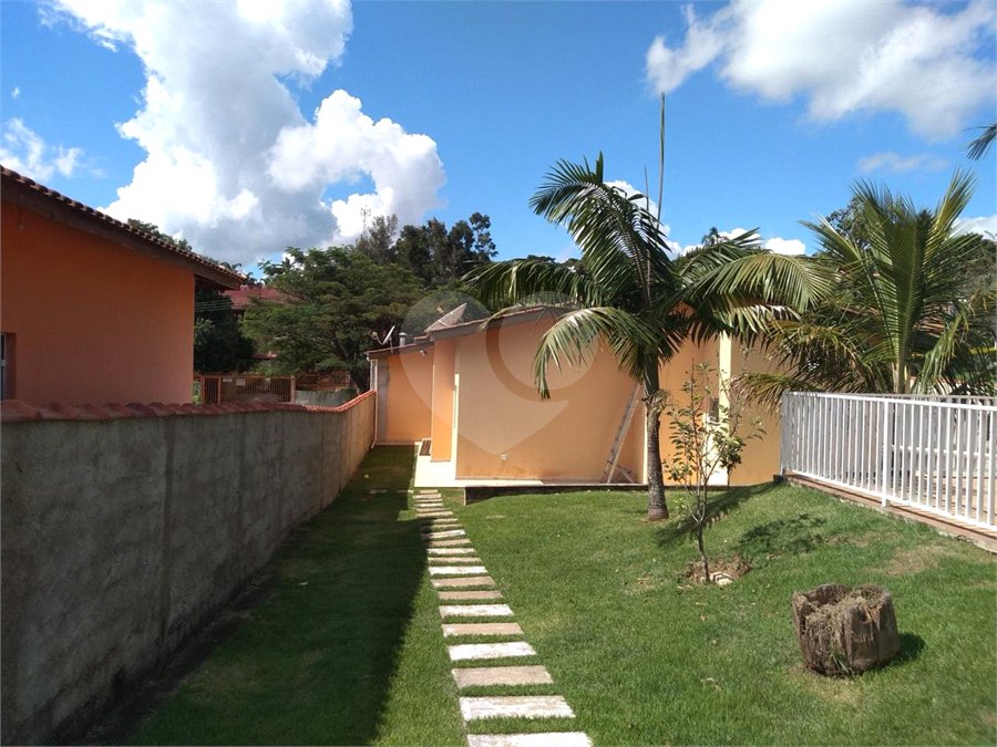 Chácara à venda com 3 quartos, sendo 1 suíte, em Loteamento Village, Serra Negra, SP