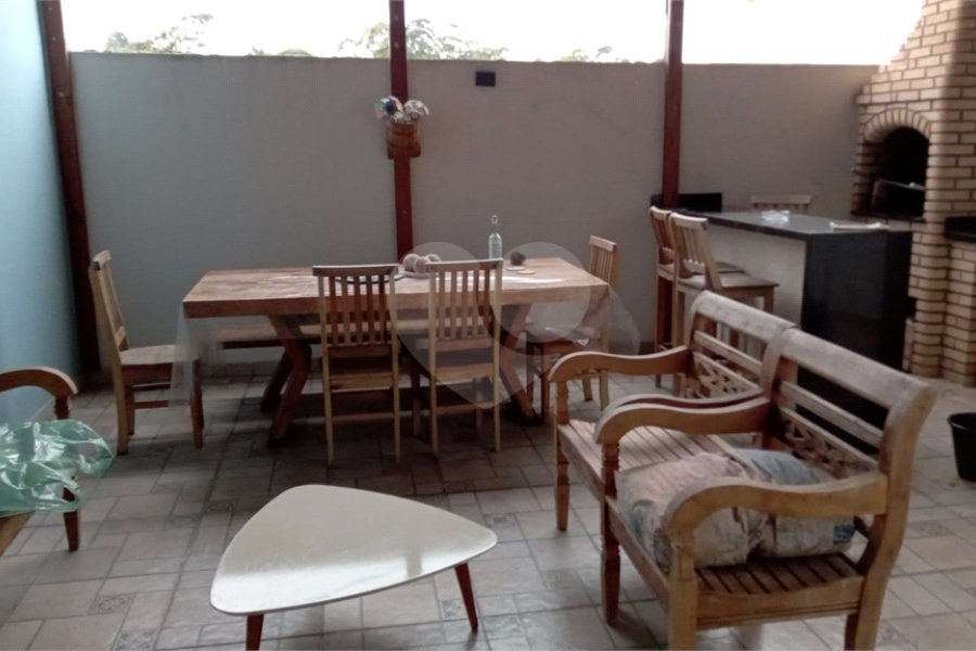 Casa à venda com 3 quartos, sendo 1 suíte,  no condomínio Forest Hills, Guarulhos - SP