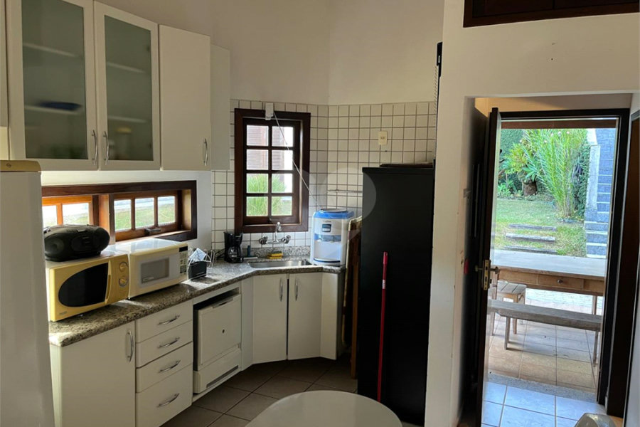 Casa à venda com 3 quartos, sendo 1 suíte, no condomínio Alpes da Cantareira, Mairiporã - SP