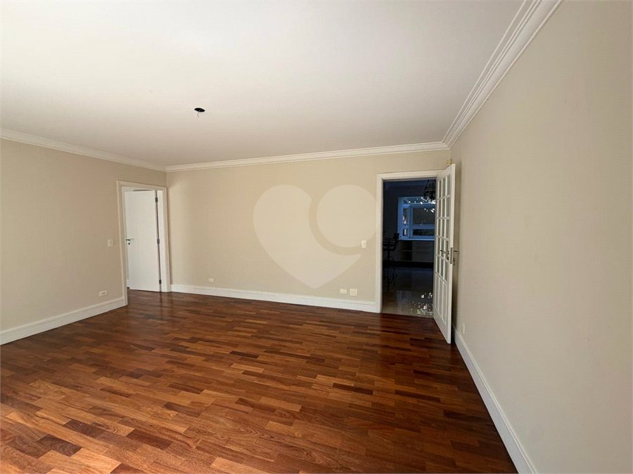 Casa à venda ou para alugar com 4 quartos, sendo 3 suítes, em Alto da Boa Vista, São Paulo, SP