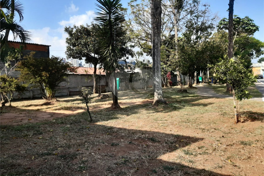 Casa Térrea à venda com 4 quartos em Campo Limpo, São Paulo, SP