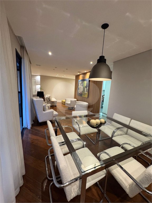 Apartamento à venda com 3 suítes em Vila Suzana, São Paulo, SP