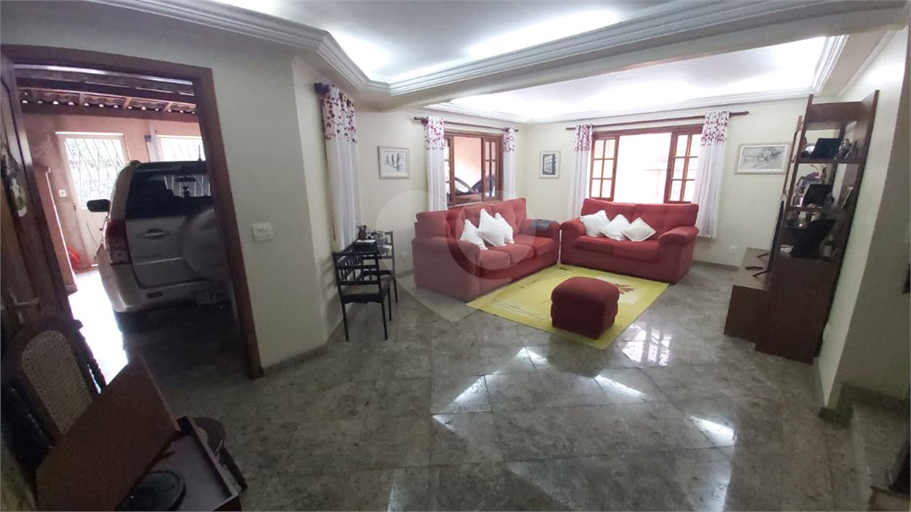 Sobrado à venda com 7 quartos, sendo 2 suítes, em Jardim Marajoara, São Paulo, SP