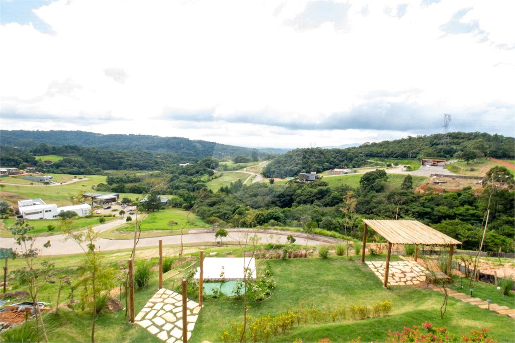 Casa à venda com 5 quartos, sendo 4 suítes, em Vila Darcy Penteado (mailasqui), São Roque, SP