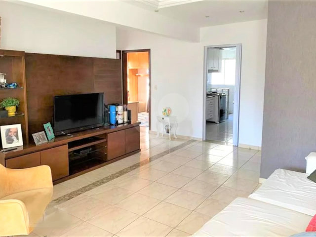Apartamento à venda com 3 quartos, sendo 1 suíte,  em Bela Vista, São Paulo, SP