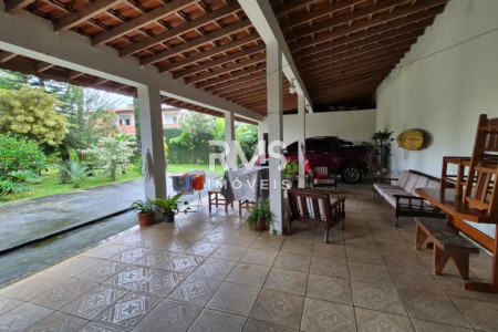 Casa à venda com 4 quartos, sendo 1 suíte,  em Villarejo Sopé da Serra (Vilarejo), Cabreúva, SP
