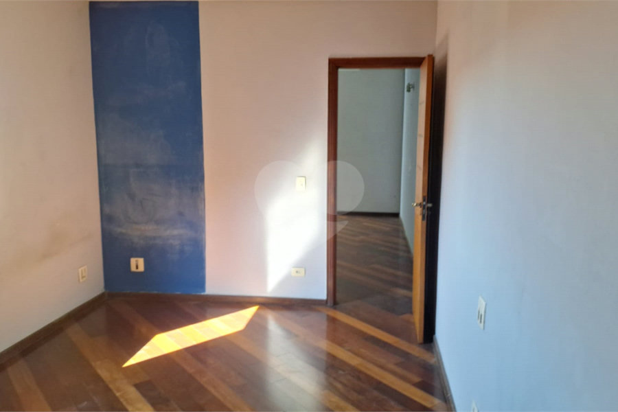 Sobrado para alugar com 4 quartos, sendo 3 suítes, em Vila Nivi, São Paulo, SP