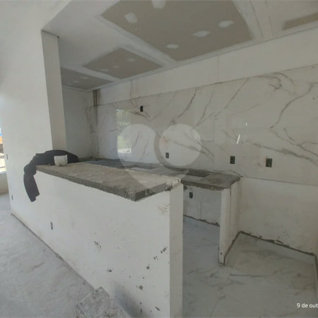 Apartamento 2 dormitórios (1 suíte) com vaga garagem, excelente localização, programa MCMV