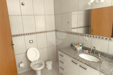 Casa à venda com 3 suítes no condomínio Granja Verediana, Ibiúna - SP