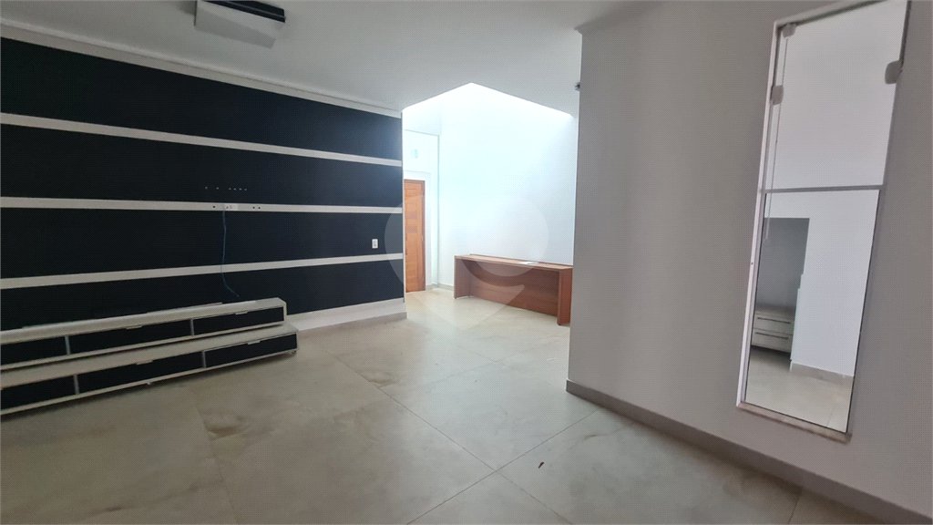 Sobrado à venda com 3 suítes em Vila Nastri, Itapetininga, SP