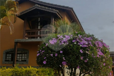 Sobrado à venda com 3 quartos, sendo 1 suíte, em Esplanada do Carmo, Jarinu, SP