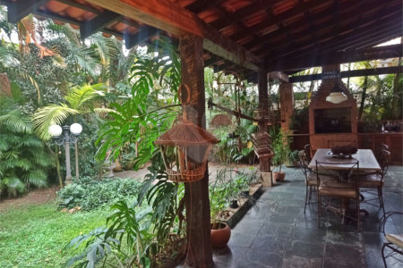 Casa à venda com 4 quartos, sendo 2 suítes,  em Morumbi, São Paulo, SP