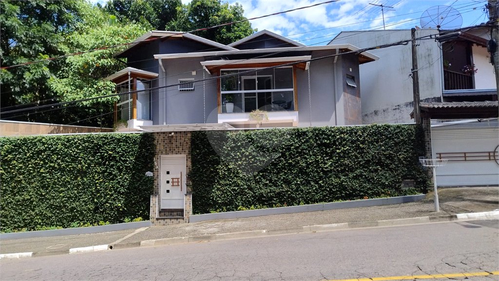 Casa à venda com 3 quartos, sendo 2 suítes, em Capela, Vinhedo, SP