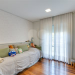 Casa à venda com 3 suítes no condomínio Parc Vignoble, São Paulo - SP