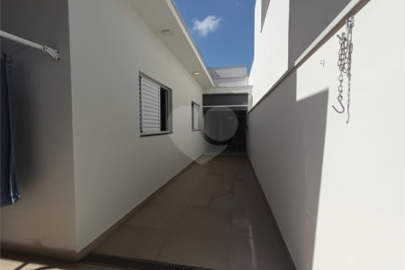 Casa à venda com 3 quartos, sendo 1 suíte,  no condomínio Ipes 2, Tatuí - SP