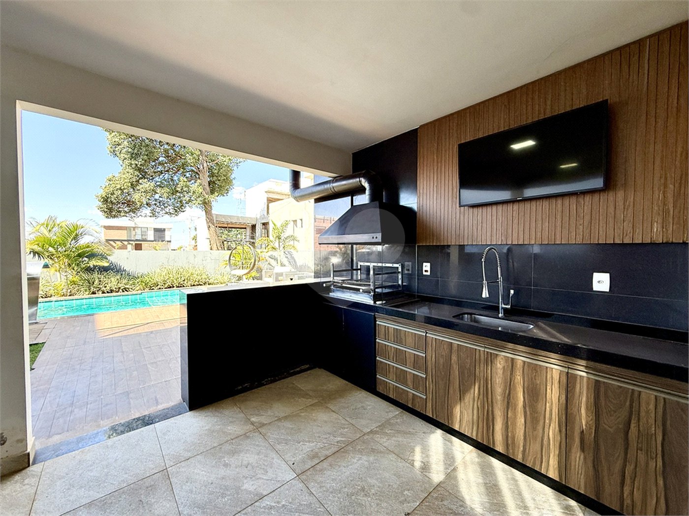Casa à venda com 3 quartos, sendo 1 suíte,  em Terras de Santa Cristina XIII Setor Marina, Paranapanema, SP