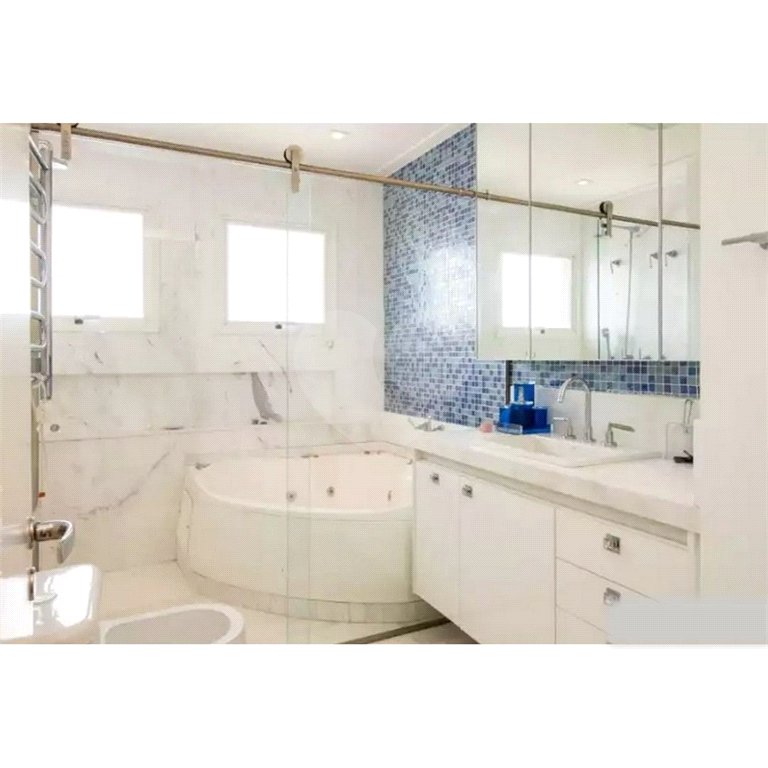 Apartamento à venda com 4 suítes em Moema, São Paulo, SP