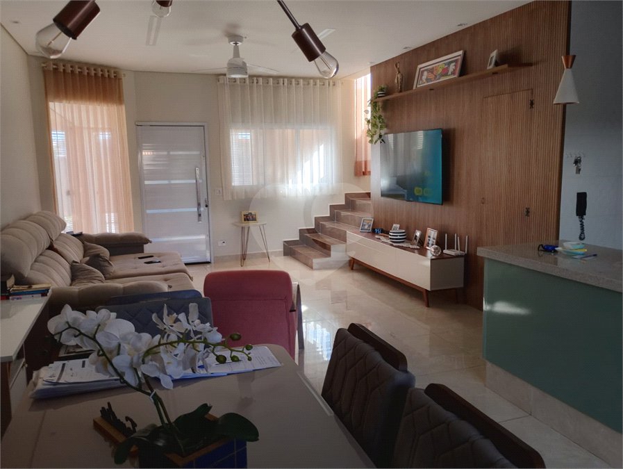 Sobrado à venda com 3 quartos, sendo 1 suíte, em Parque Barnabé, Indaiatuba, SP