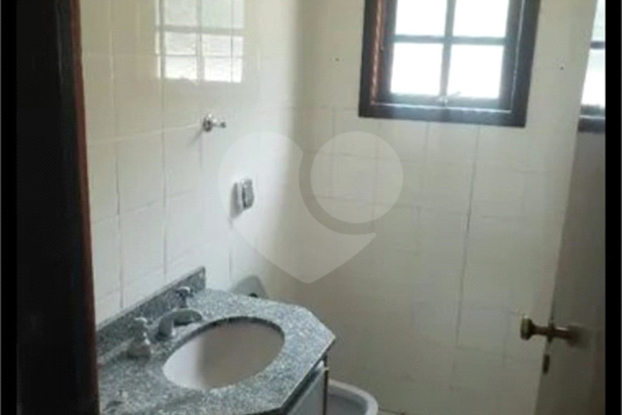 Sobrado à venda com 4 quartos, sendo 1 suíte, em Tremembé, São Paulo, SP