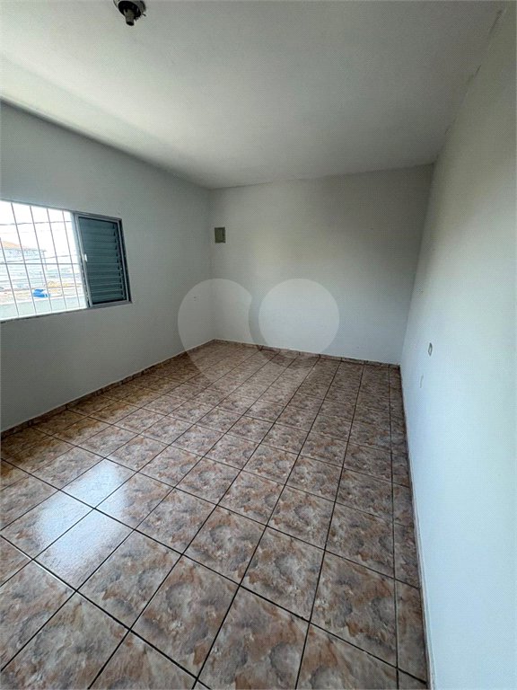 Casa à venda com 4 quartos em Jardim Casa Branca, Suzano, SP