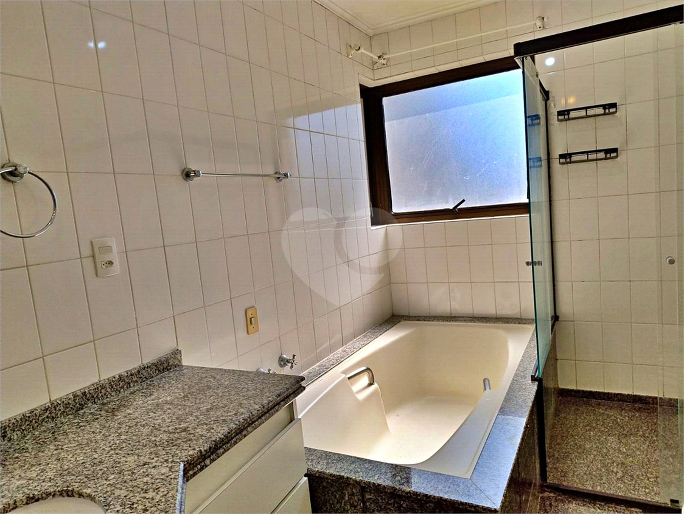 Apartamento à venda com 4 quartos, sendo 2 suítes,  em Indianópolis, São Paulo, SP