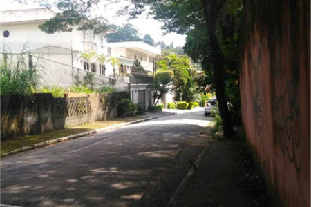Casa à venda com 5 quartos, sendo 3 suítes, em Vila São Francisco, São Paulo, SP