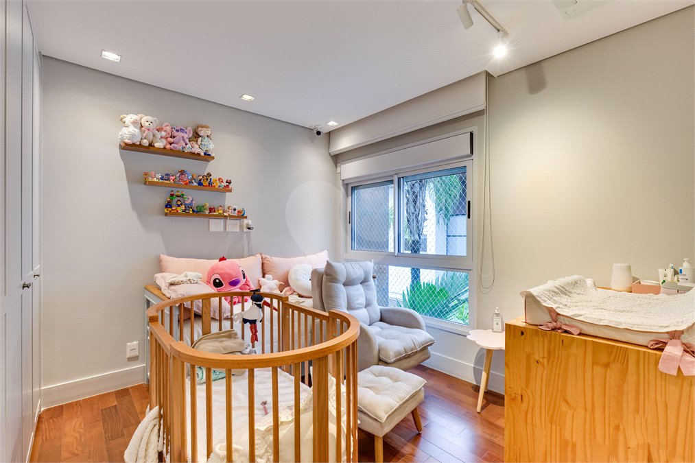 Casa à venda com 4 suítes no condomínio Jardim Flora, São Paulo - SP