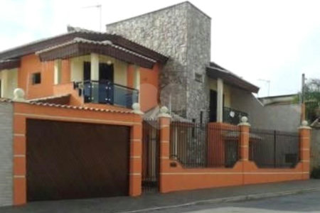 Casa à venda com 4 quartos, sendo 1 suíte, em Wanel Ville, Sorocaba, SP
