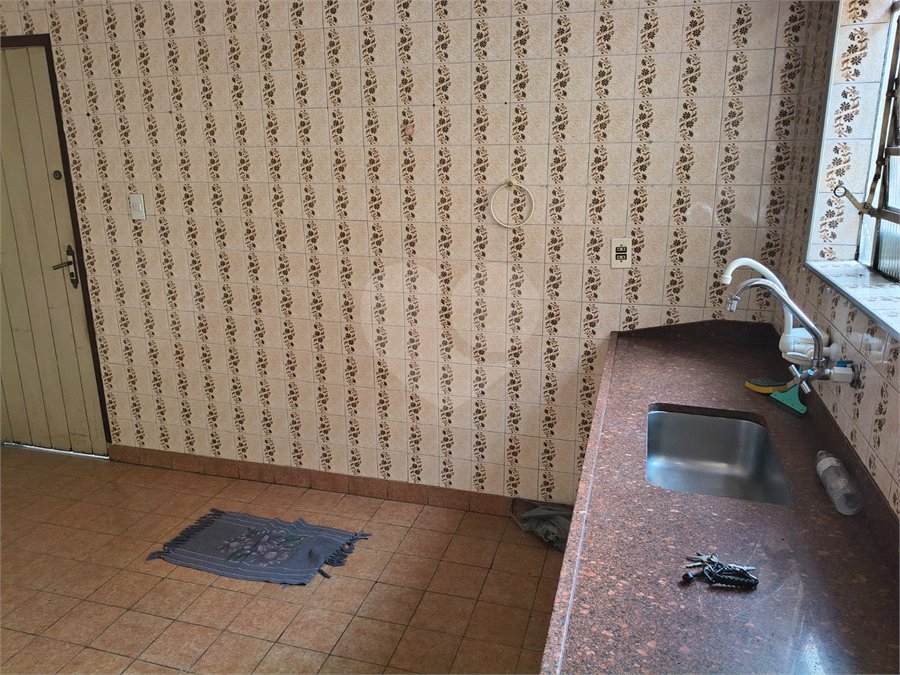 Sobrado à venda com 3 quartos em Vila Paulo Silas, São Paulo, SP