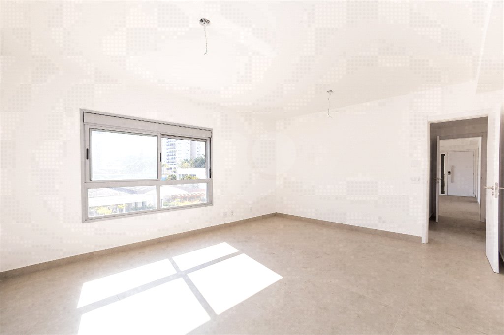 Apartamento à venda com 3 quartos, sendo 1 suíte,  em Vila Sofia, São Paulo, SP