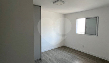 Sobrado à venda com 3 quartos em Parada Inglesa, São Paulo, SP