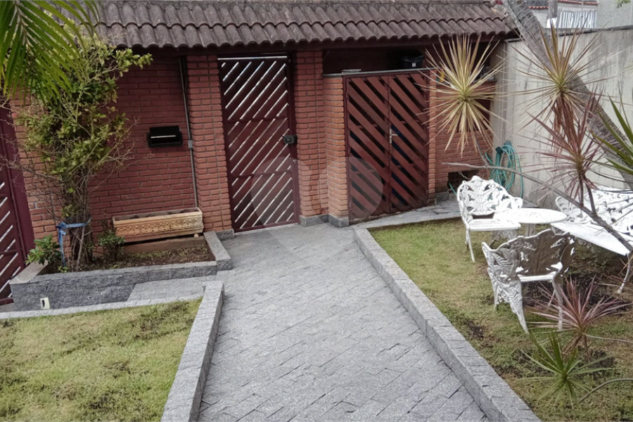 Sobrado à venda com 4 quartos, sendo 3 suítes,  em Horto Florestal, São Paulo, SP