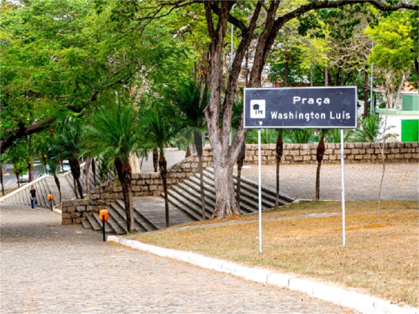 Casa à venda com 3 quartos, sendo 2 suítes,  no condomínio Terras do Oriente, Valinhos - SP